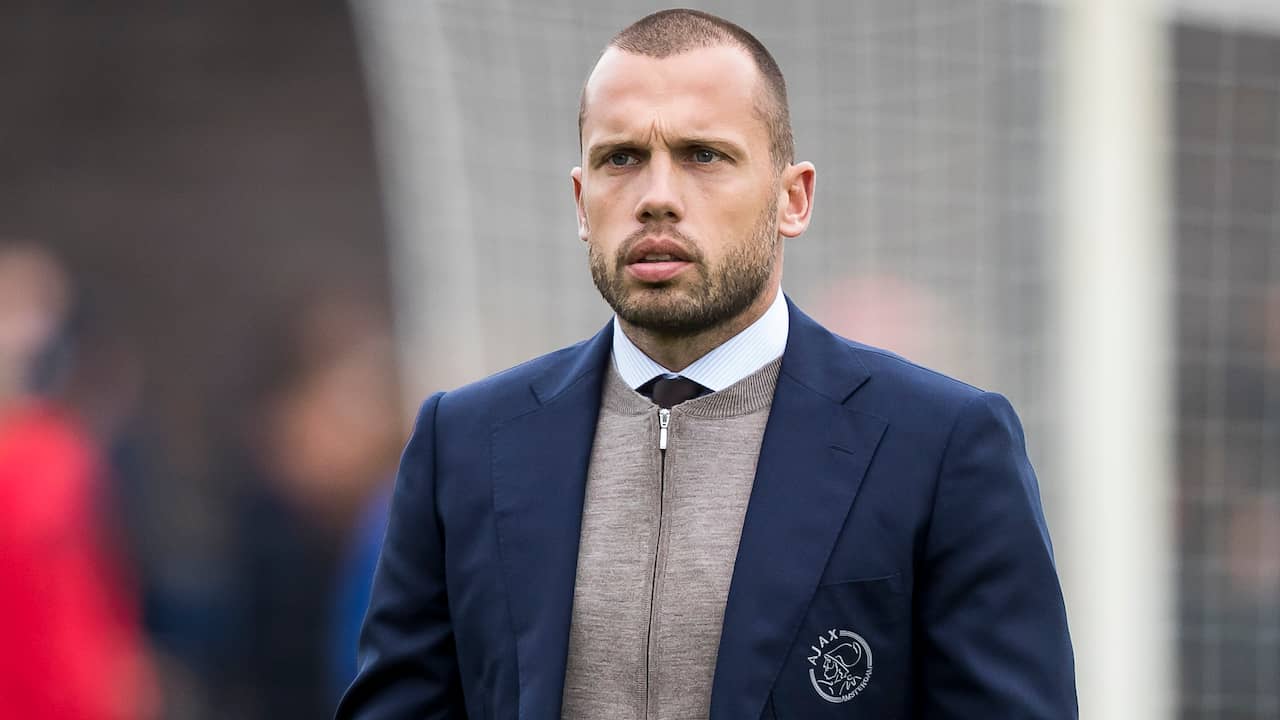 Heitinga and Hofland are allowed to work as head coach after obtaining their diploma |  NOW