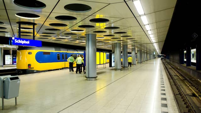 Luchthaven Schiphol zaterdag niet bereikbaar per trein