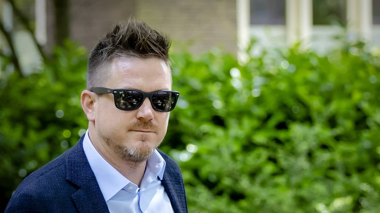 Johnny de Mol gained 10 pounds due to statement stress |  backbiting