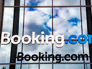 Booking.com misleidt klanten nog steeds met nepkortingen en onvolledige prijzen