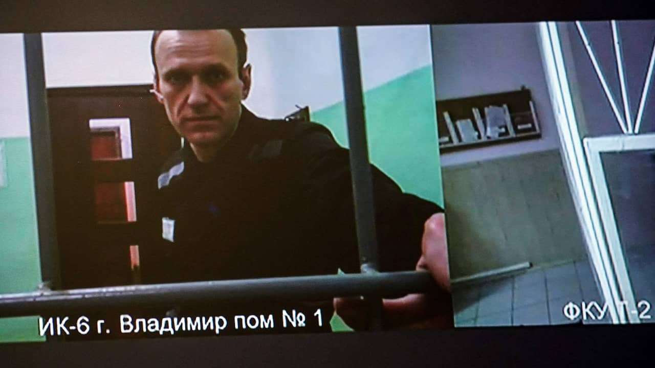 Pemimpin oposisi Rusia Navalny dipindahkan ke penjara yang lebih ketat  di luar