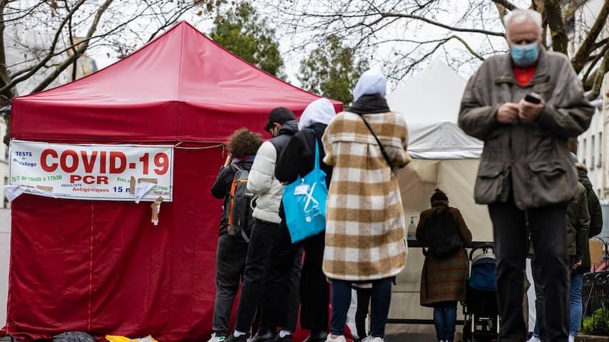 Frankrijk wil vaccinatie eisen voor coronapas, negatieve test niet meer voldoende