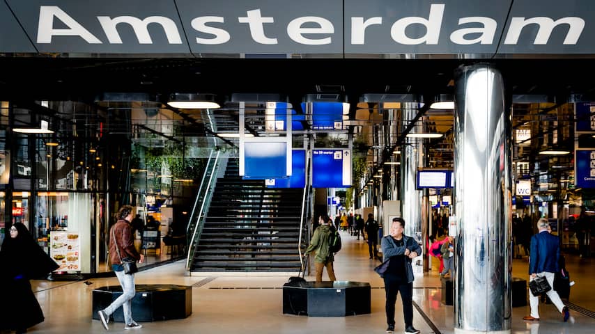Stations Amsterdam en Schiphol gaan weer op de schop