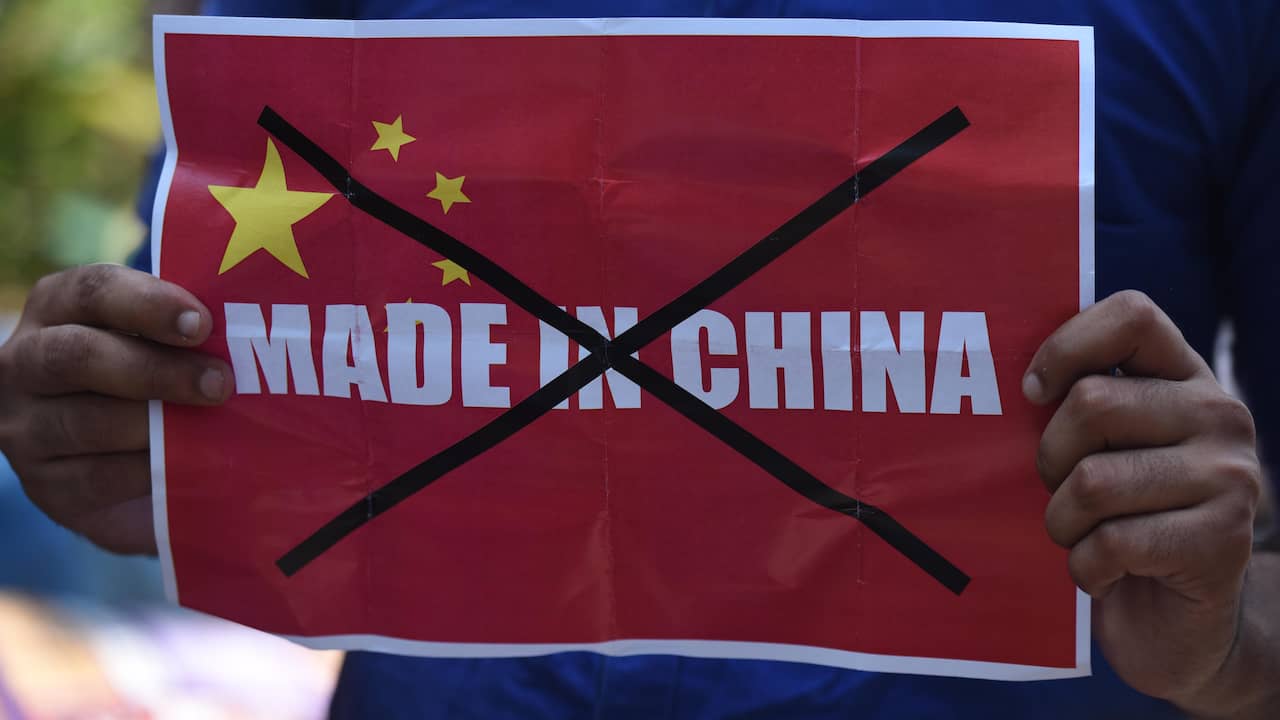 Werkgever Daar afstand VS labelt producten uit Hongkong voortaan als Made in China | Economie |  NU.nl