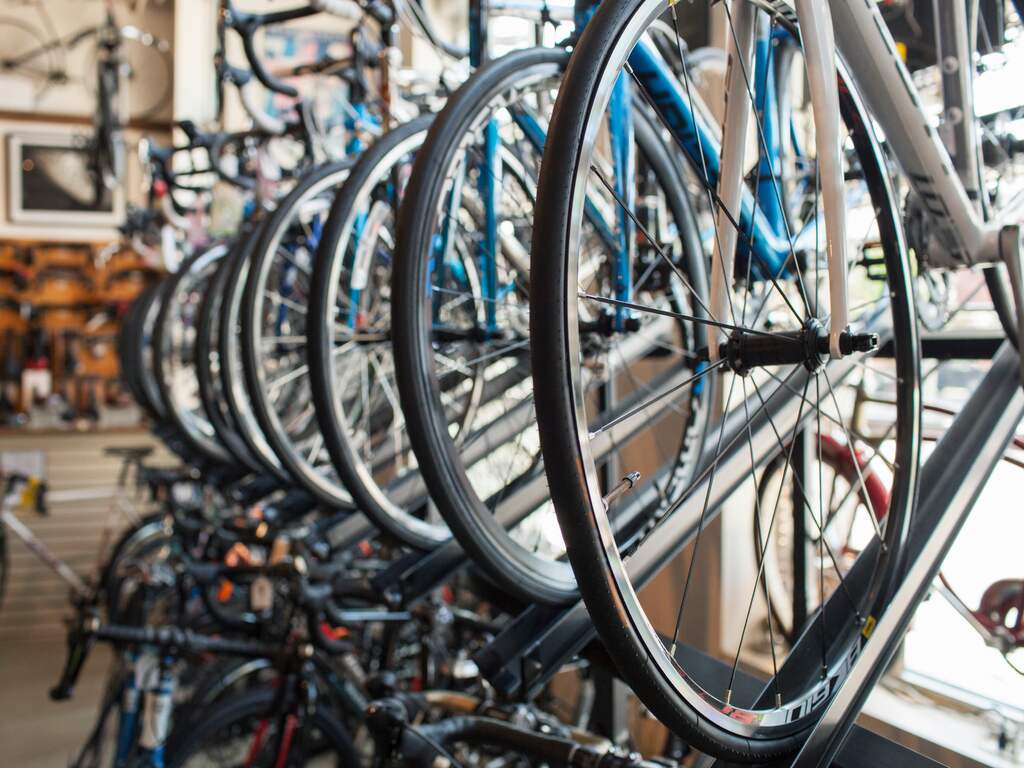 Accommodatie badminton Verpersoonlijking Opvallende groei aantal fietsenwinkels: online merken zoeken de straat op |  NU - Het laatste nieuws het eerst op NU.nl