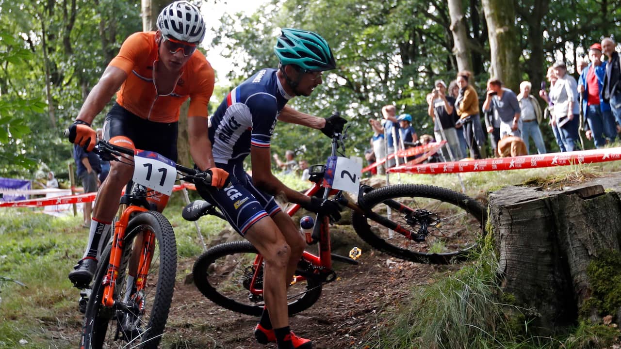 radiator Sortie Vader Van der Poel stapt af in EK-wedstrijd mountainbike | Sport Overig | NU.nl