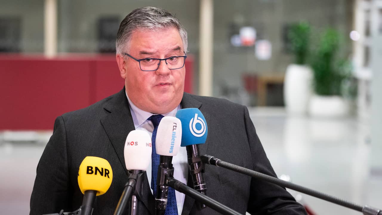 Beeld uit video: Grapperhaus en Bruls reageren na afloop van het veiligheidsberaad