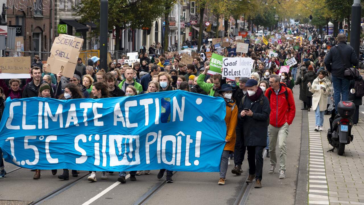Beeld uit video: Mails verwijderen voor het klimaat: hoax of goede daad?