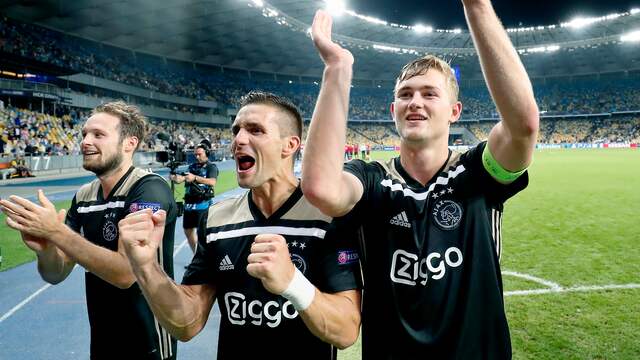 Ajax tastte diep in de buidel voor Blind en Tadic