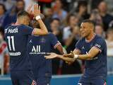Mbappé viert langer verblijf bij PSG met hattrick, Marseille grijpt CL-ticket