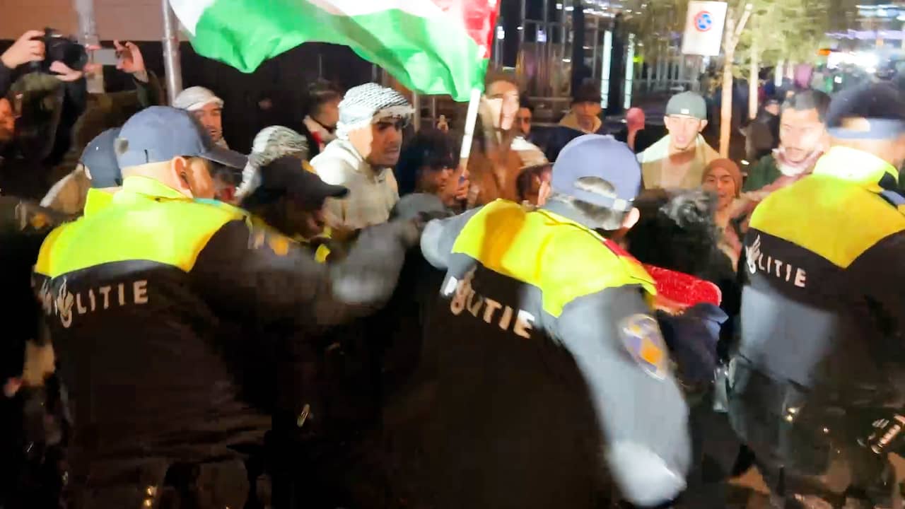 Politie Botst Met Pro-Palestijnse Demonstranten In Den Haag | NU.nl