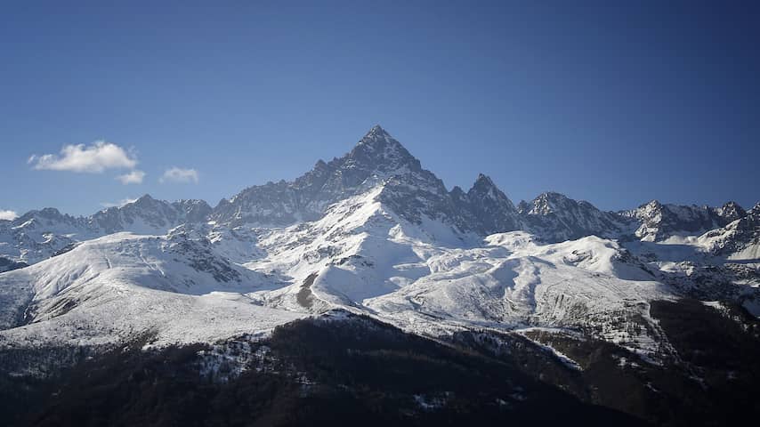 Doden bij botsing tussen helikopter en vliegtuigje boven Italiaanse Alpen