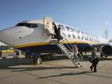 Overgebleven cabinepersoneel Ryanair in Eindhoven eist ontslagvergoeding