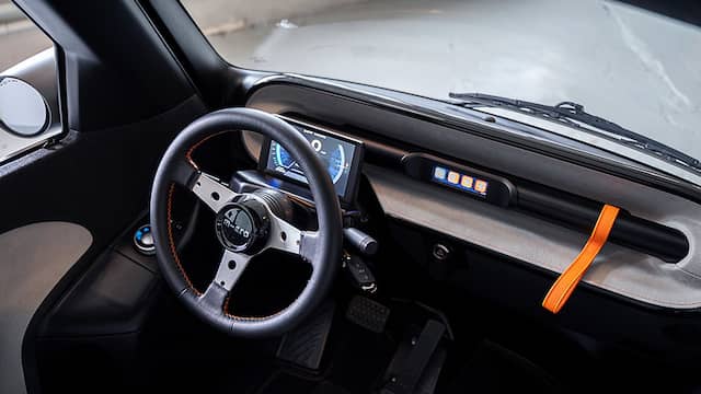 Het interieur is simpel, maar doeltreffend.
