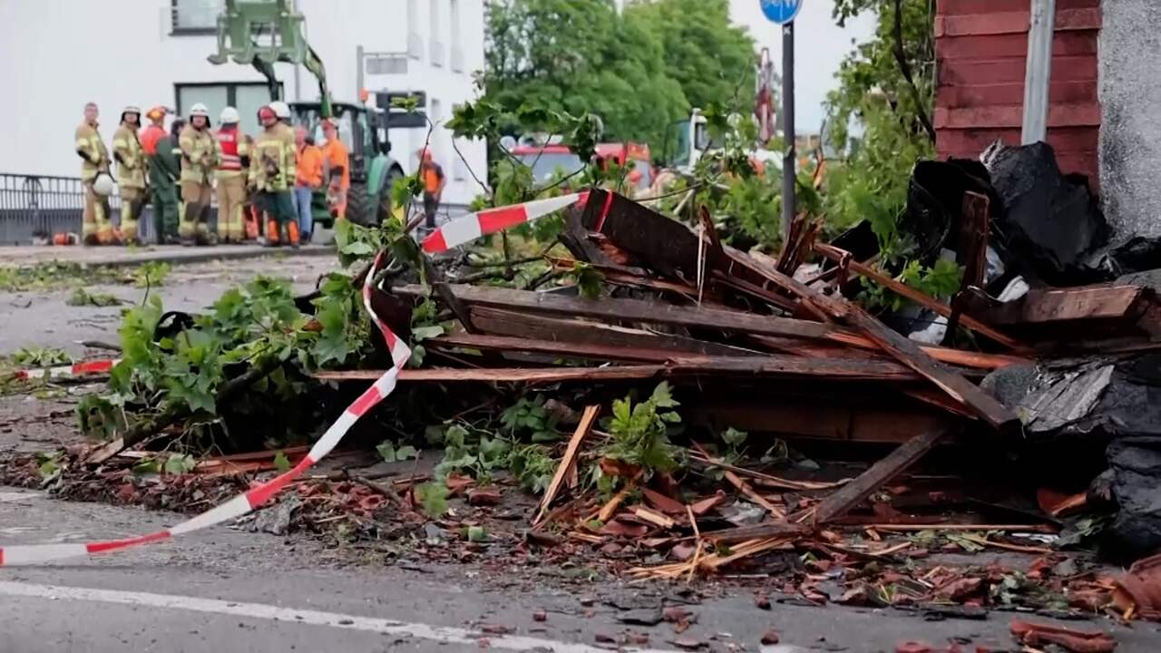 Beeld uit video: Hulpdiensten ruimen puin na tornado's in Duitsland