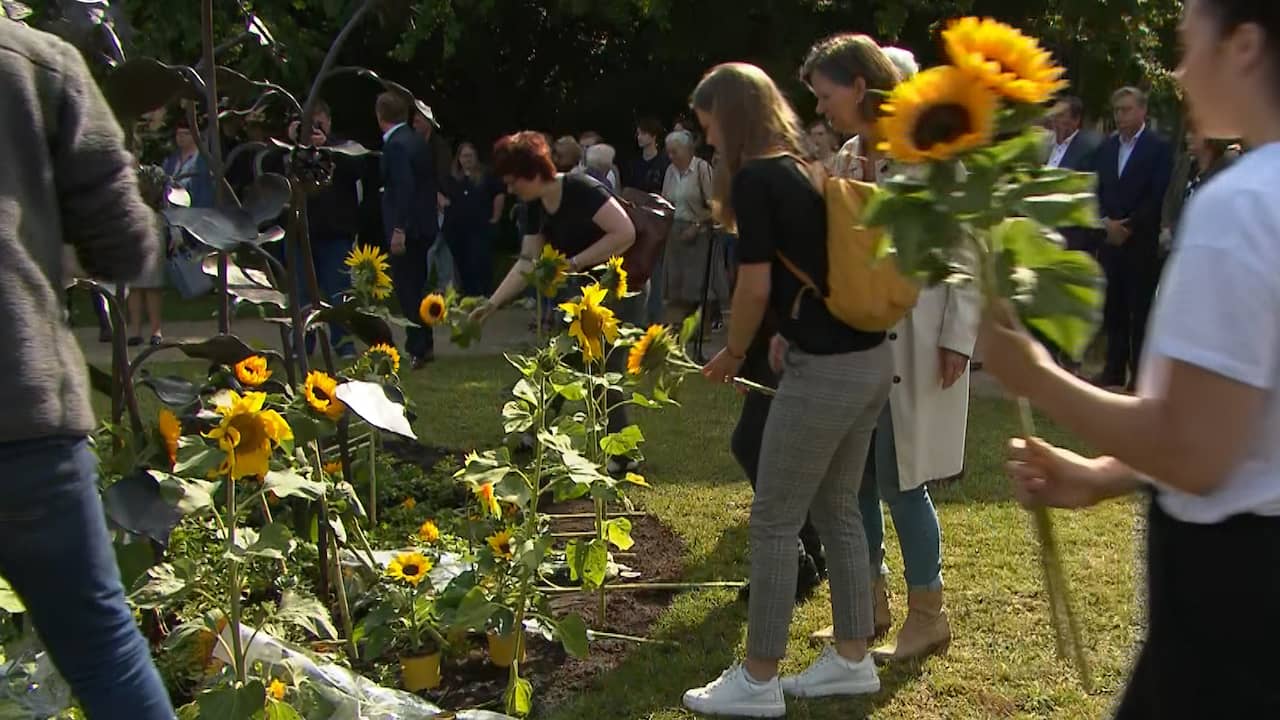 mh17-slachtoffers-herdacht-in-hilversum