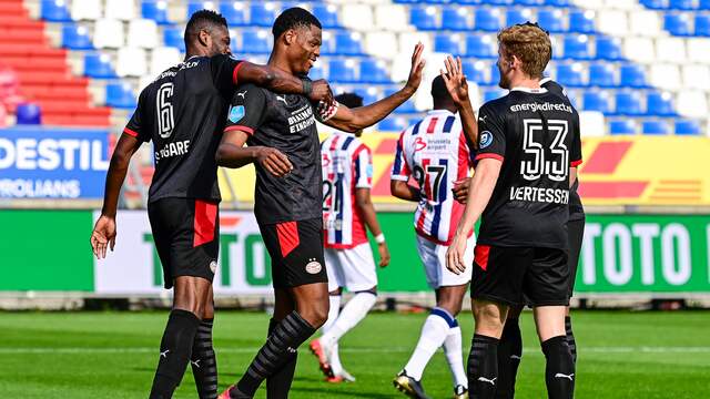 PSV viert de 0-2 tegen Willem II.