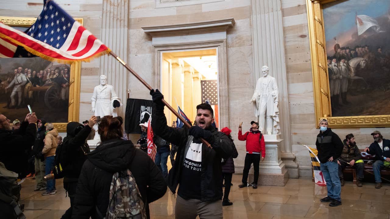 US prosecutors: Members of far-right militia behind storming Capitol |  NOW