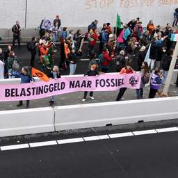 Video | Klimaatdemonstranten blokkeren A12 weer: 'Stop fossiele subsidies'