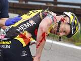 Van Emden breekt vijf ribben bij valpartij in Giro, hersenschudding Buchmann