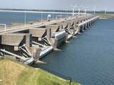 Noordzeewater stroomt Haringvliet binnen, 'voordeur van Europa' is open