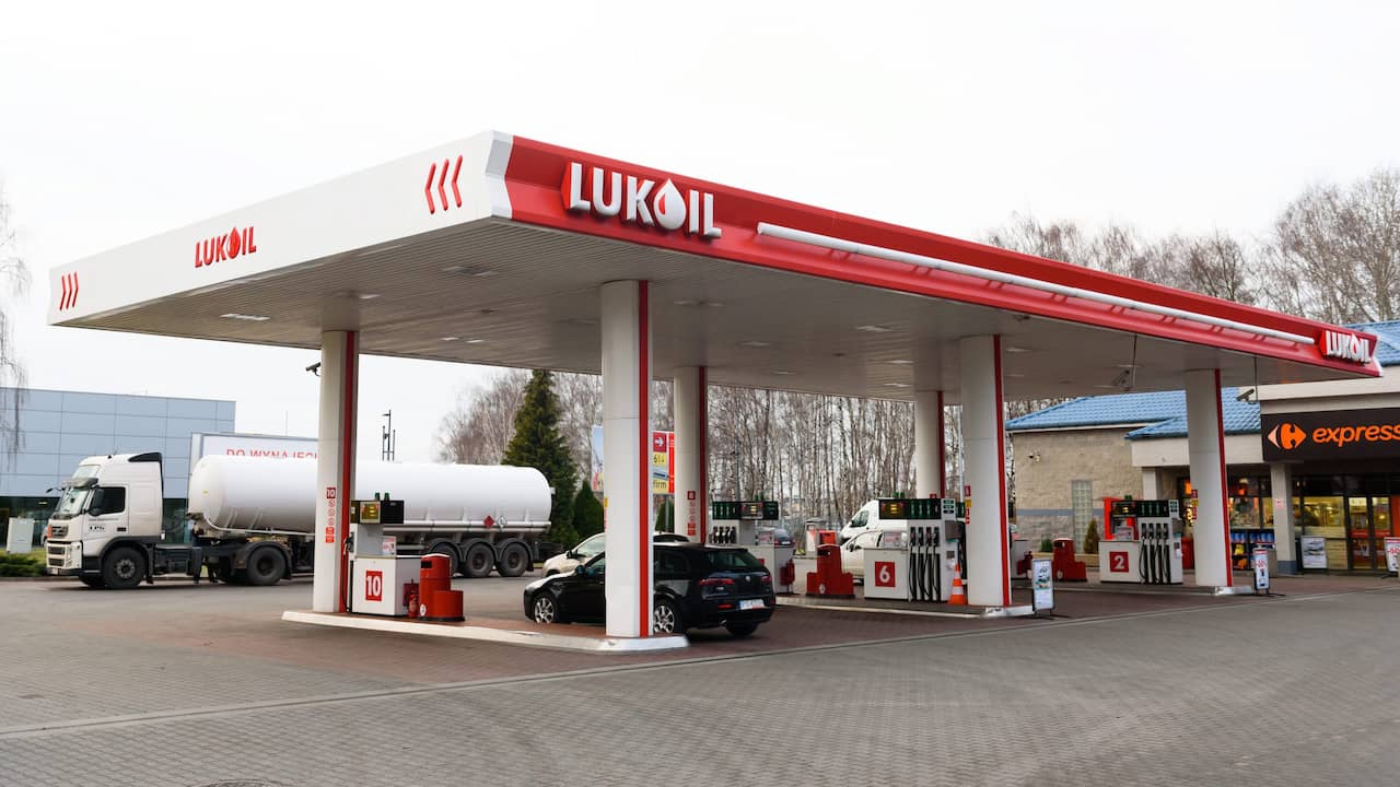 Kepala perusahaan minyak Rusia Lukoil meninggal secara misterius