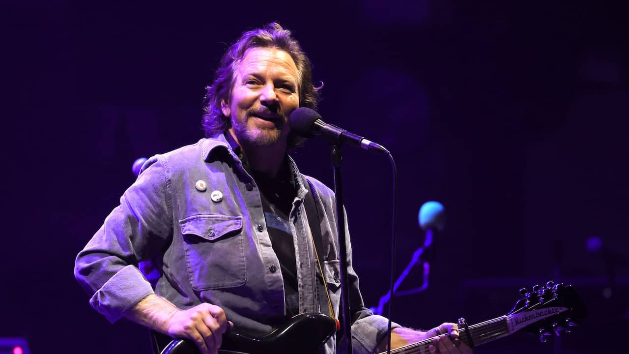 Il cantante dei Pearl Jam Eddie Vedder ringrazia un medico olandese per aver ridato la voce |  Musica