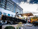 Omgevallen kraan Erasmus MC blijft voorlopig nog liggen