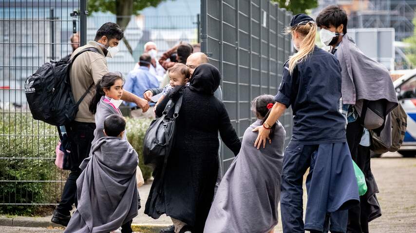 Hoe de IND de evacuatie van Afghanen naar Nederland tegenwerkte