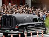 Duizenden rouwende Japanners nemen afscheid van vermoorde oud-premier Abe