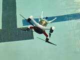 Experimentele drone kan vliegen en onder water zwemmen