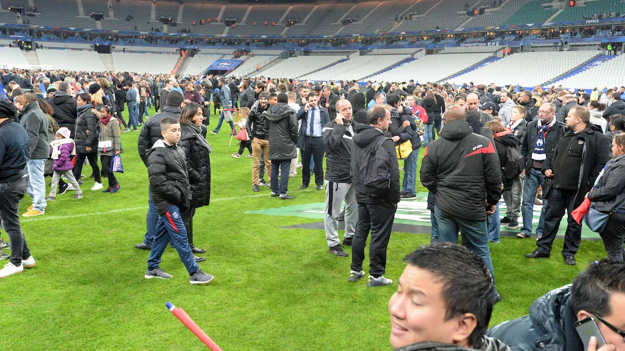 Toeschouwers uit stadion geëvacueerd