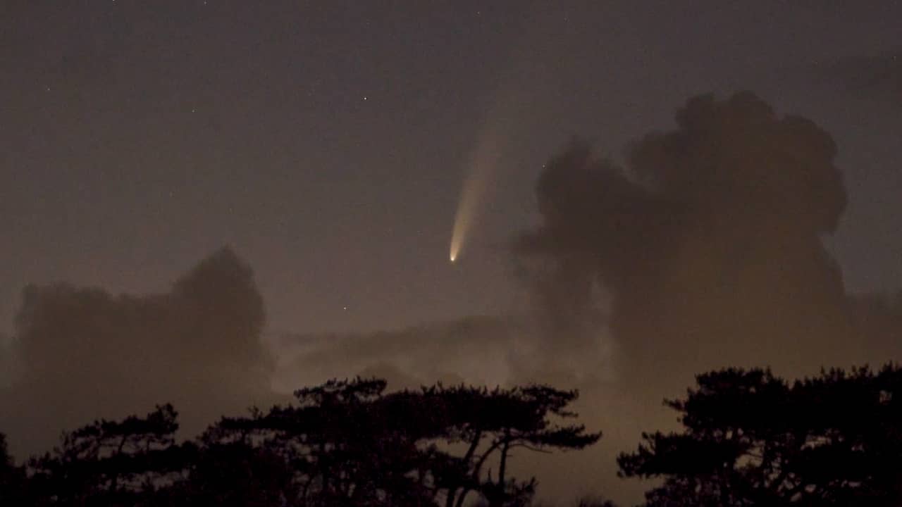 Beeld uit video: Komeet Neowise met blote oog zichtbaar vanaf Terschelling
