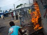 Een woedende meute heeft donderdag een man in de Burundese hoofdstad Bujumbura levend verbrand. 