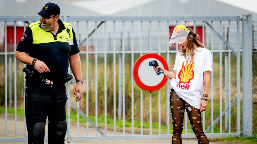 Betogers tegen gaswinning Groningen botsen met politie in Farmsum