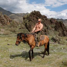 Poetin: Westerse leiders zouden er topless ‘afschuwelijk’ uitzien