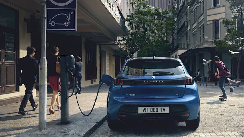 Peugeot en oliegigant Total gaan batterijen voor elektrische auto's maken