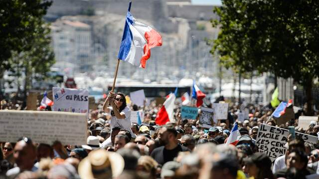 Zo'n 114.000 Fransen gingen op 17 juli de straat op om te protesteren tegen de coronapas. Eerder waren ook al kleinere demonstraties.