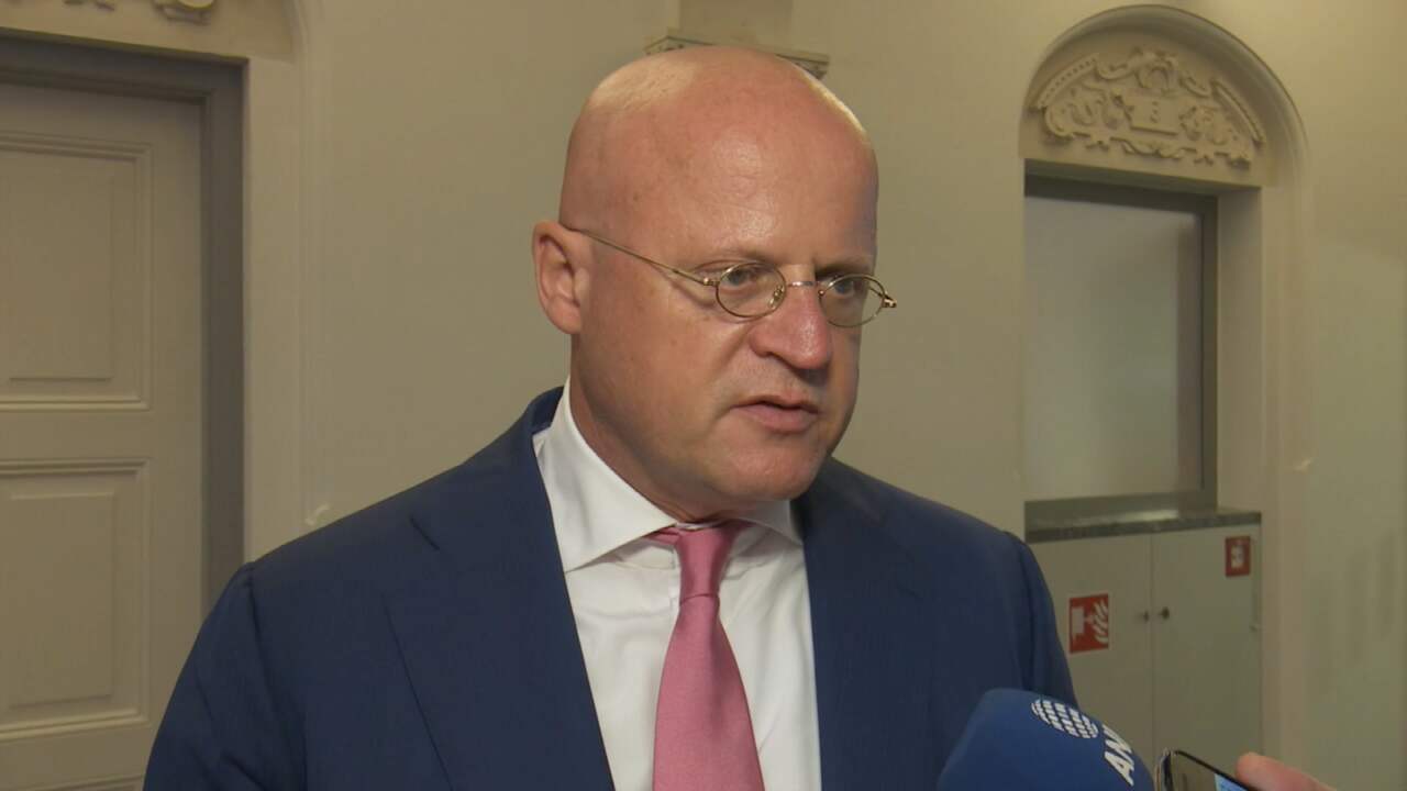 Beeld uit video: Grapperhaus overweegt verplichte afname DNA bij onderzoek