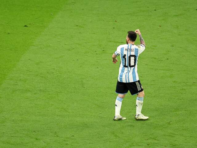 Messi gidst Argentinië naar belangrijke WK-zege op Mexico
