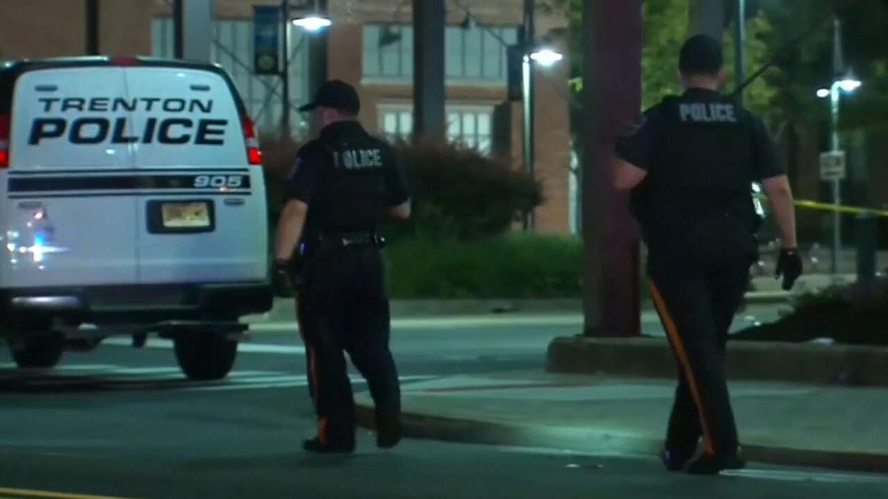 Beeld uit video: Hulpdiensten op de been na dodelijke schietpartij in New Jersey