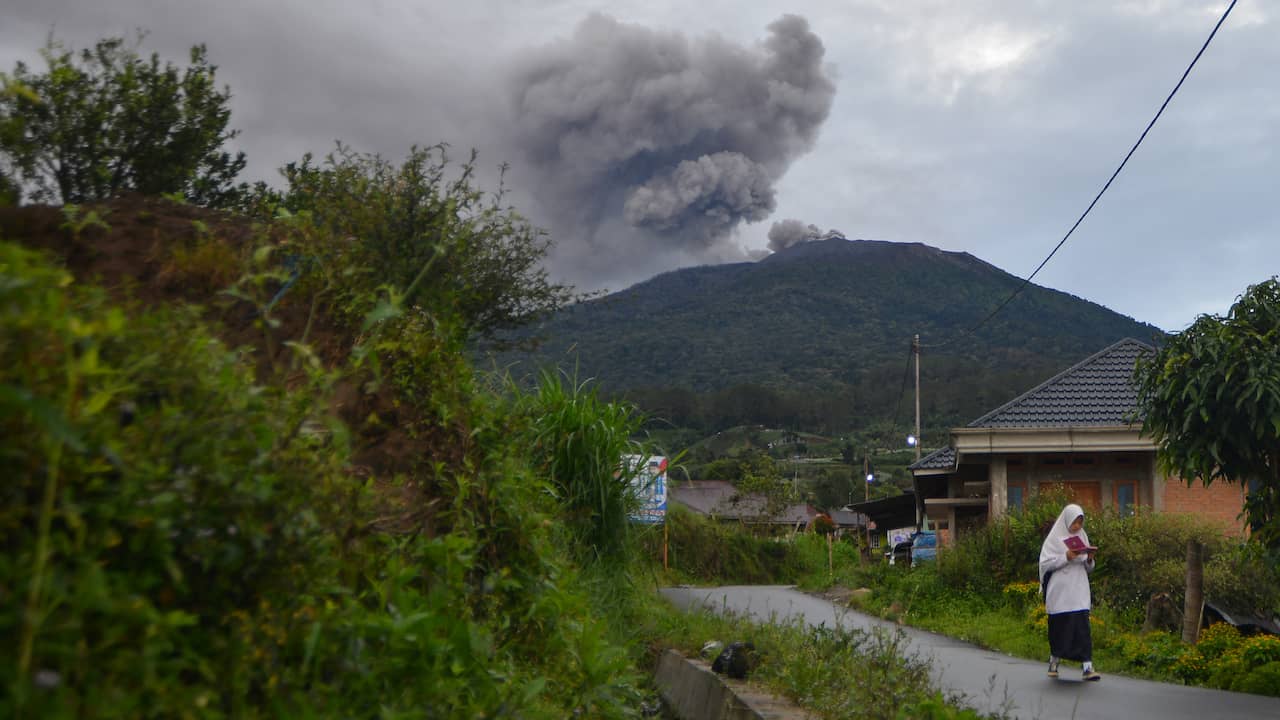 11 pendaki tewas setelah gunung berapi di Indonesia meletus |  Luar negeri