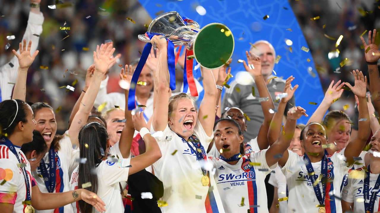 Ada Hegerberg with the Champions League trophy in her hands.