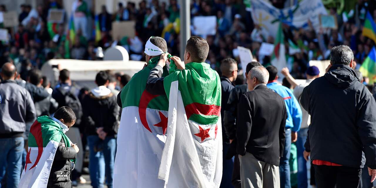Duizenden Algerijnen betogen opnieuw tegen president Bouteflika
