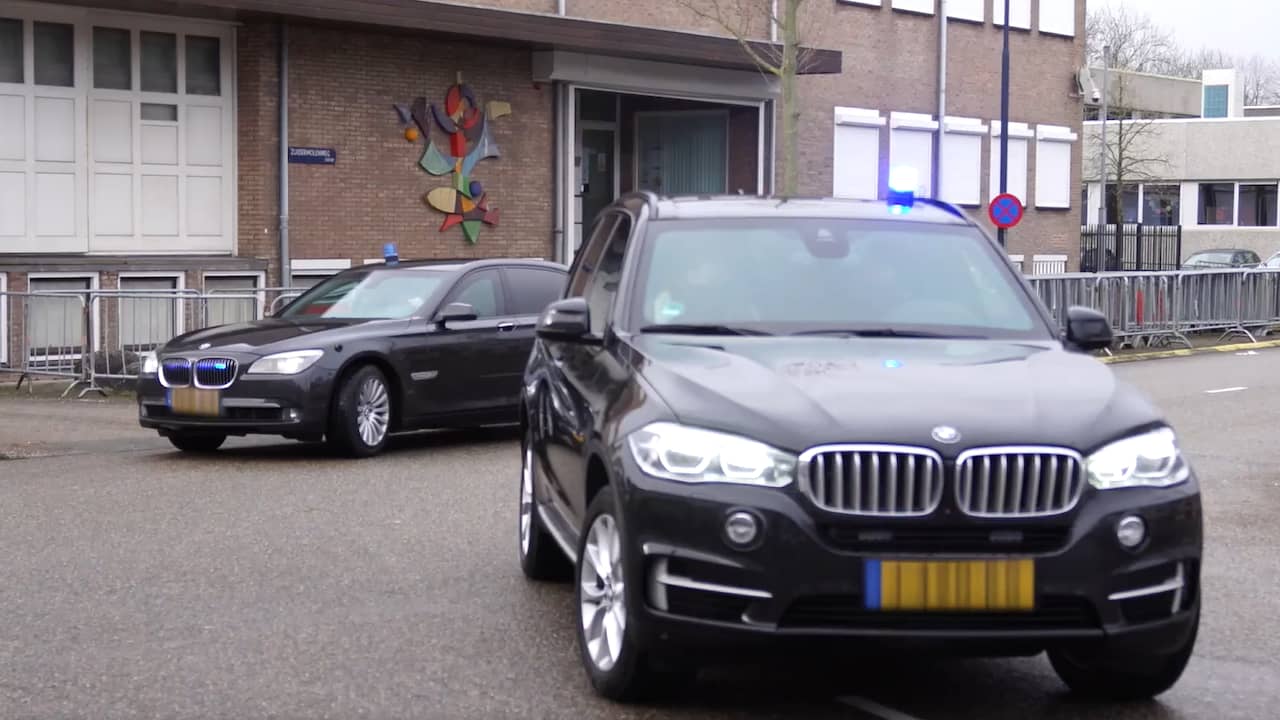 Beeld uit video: Ridouan T. en medeverdachten komen aan bij De Bunker in Amsterdam