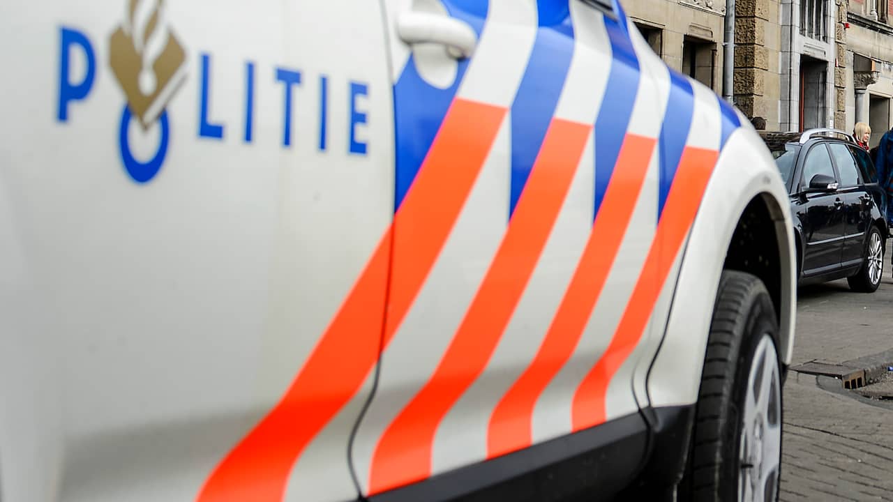 Tramverkeer Amsterdam verstoord door aanrijding met taxi