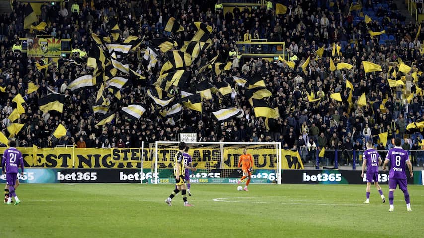 Supportersvereniging Vitesse baalt van aparte degradatie: 'Dit komt hard aan'