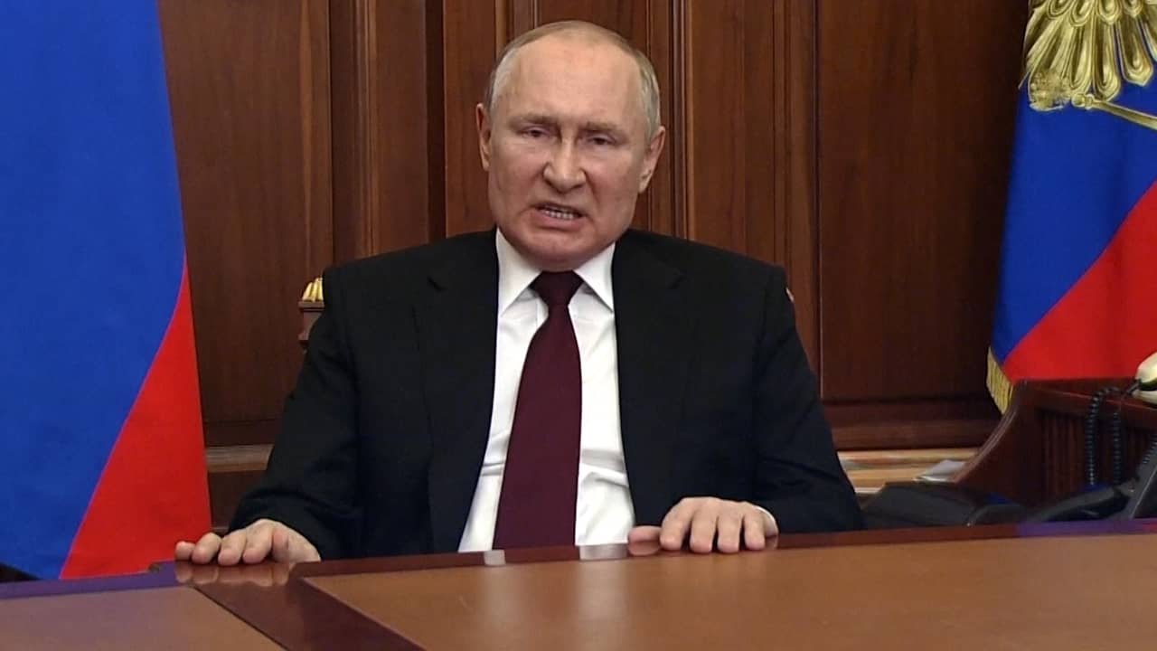 Beeld uit video: Poetin erkent onafhankelijkheid pro-Russische regio's in Oekraïne