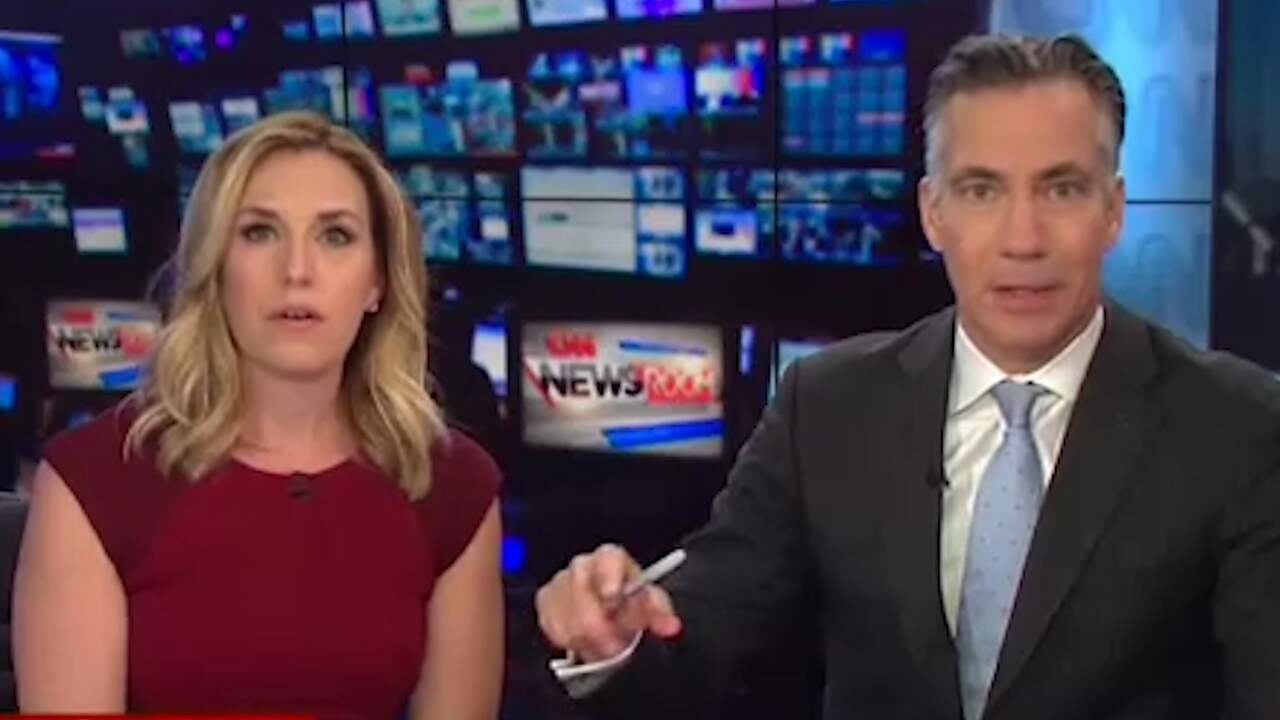 Beeld uit video: Brandalarm onderbreekt uitzending CNN na vondst verdacht pakket