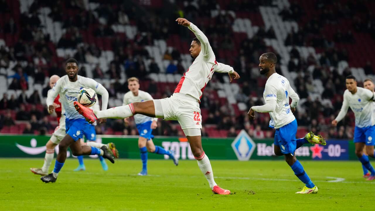 Sébastien Haller scores twice in the quarterfinals of the KNVB Cup against Vitesse.